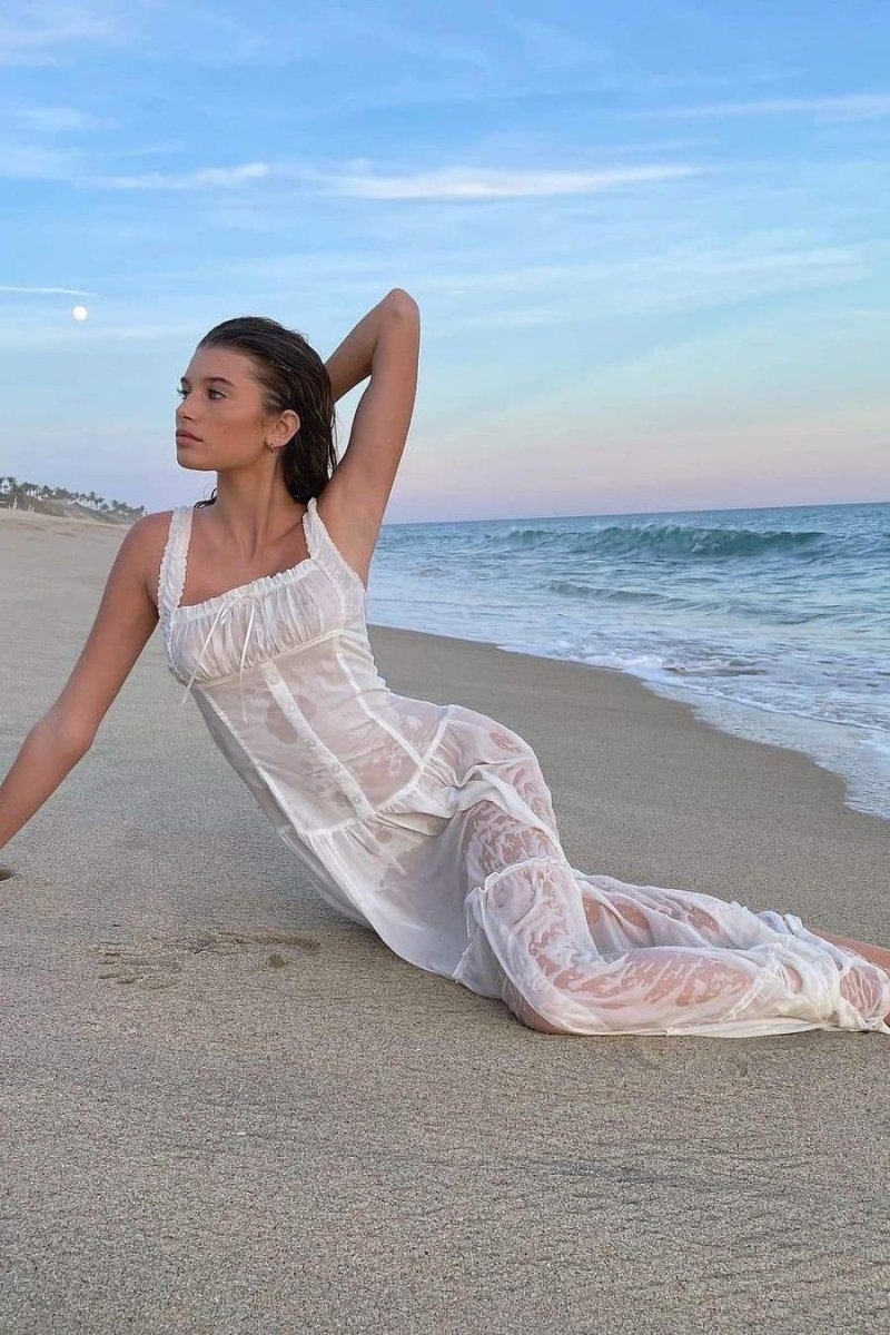 Halbtransparentes Maxikleid Mit Rüschen