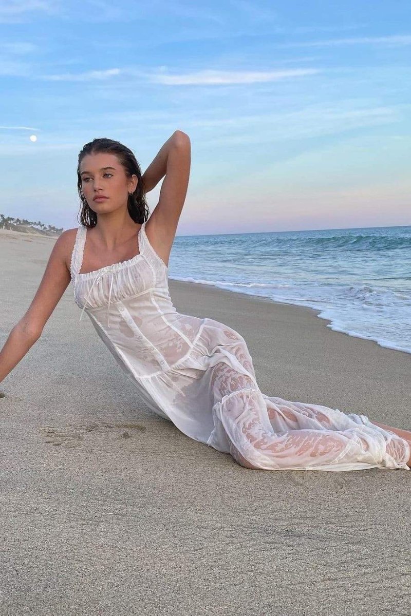 Halbtransparentes Maxikleid Mit Rüschen