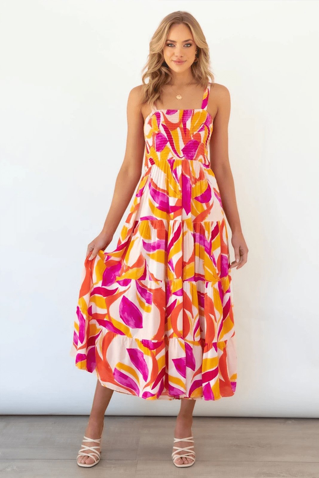 Gemustertes, Plissiertes Maxi-Sommerkleid Mit Lagenmuster