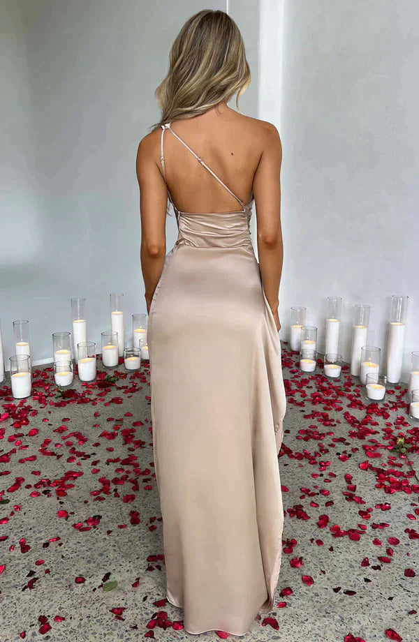 Langes Kleid Für Kreative Frauen