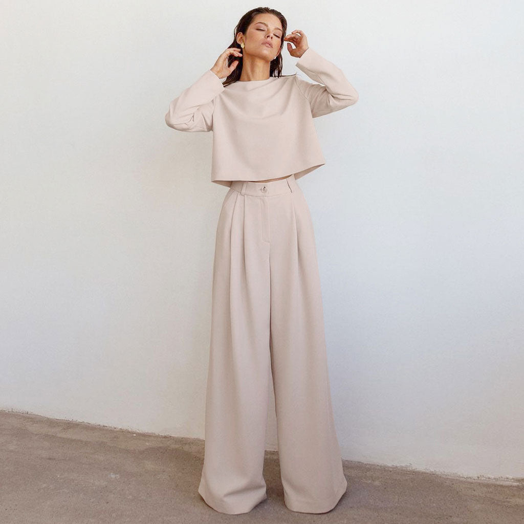 Khakifarbenes Set Aus Langärmligem Crop-Top Und Hose Mit Weitem Bein