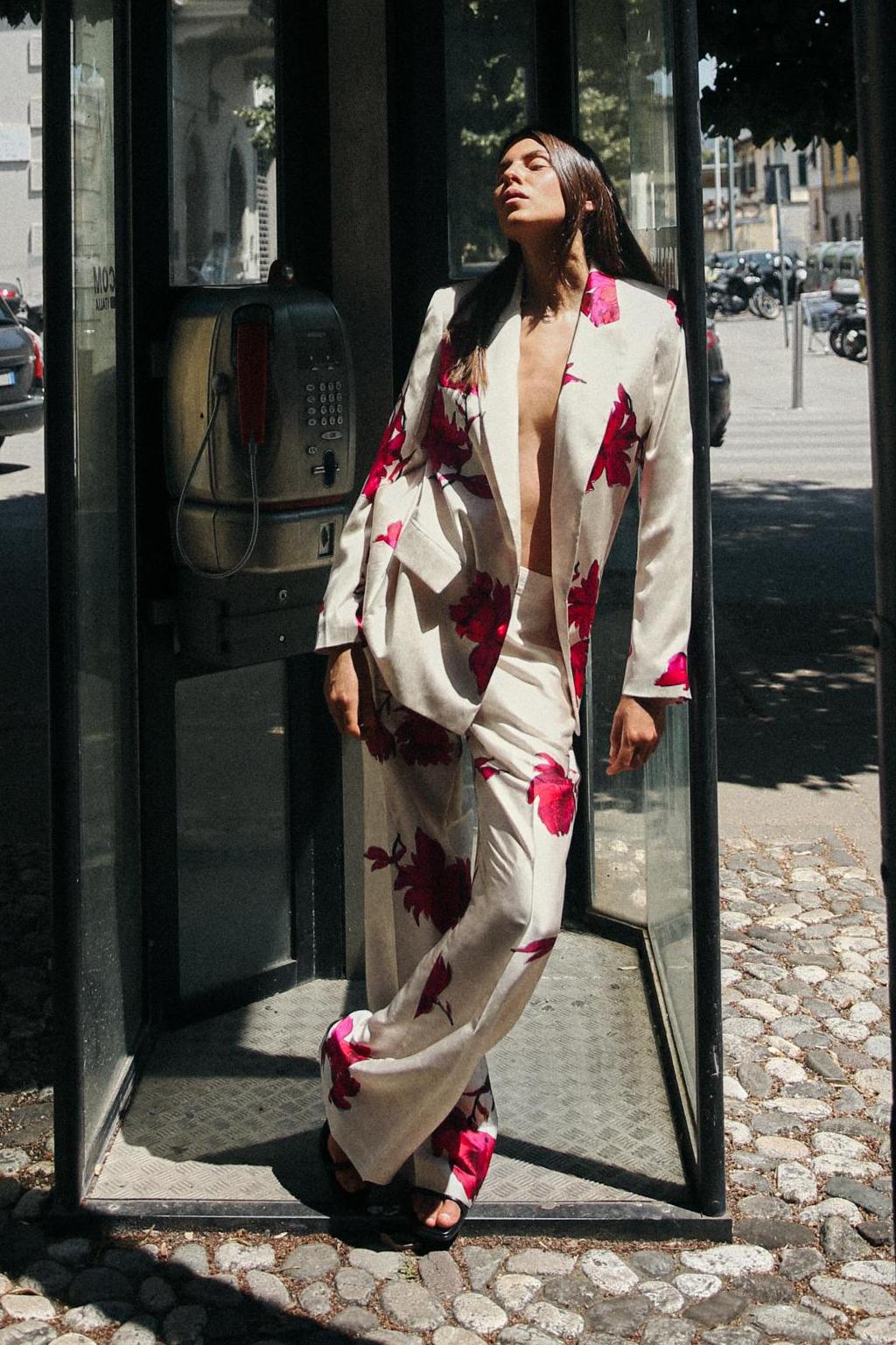 Anzug Aus Blazerjacke Und Hose Mit Blumenmuster