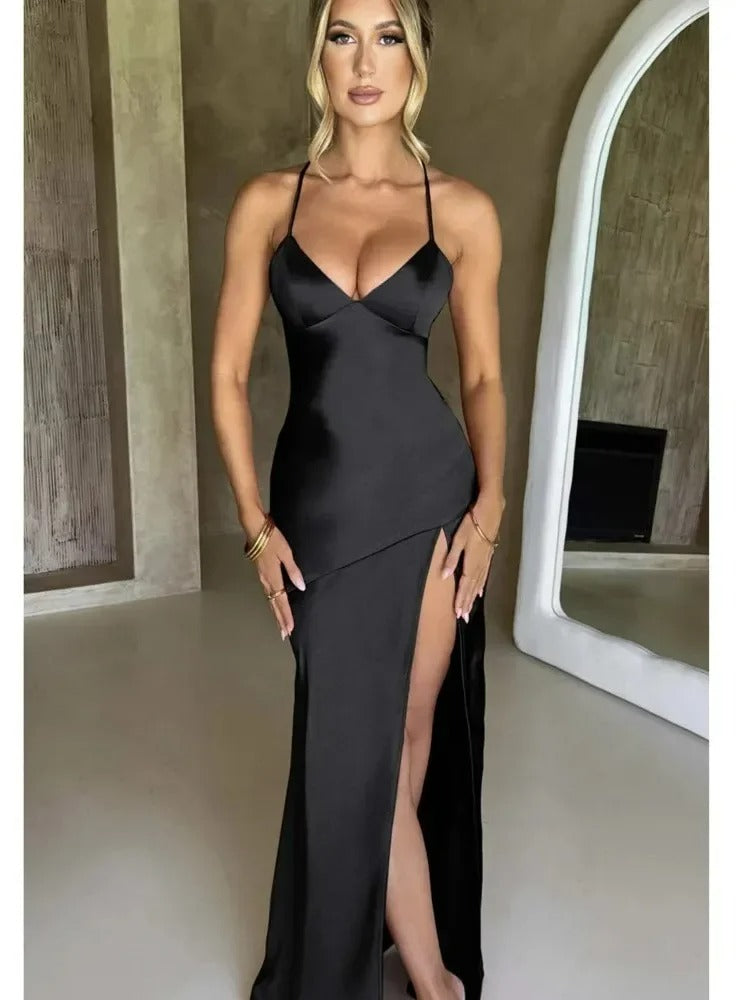 Tief Ausgeschnittenes Maxikleid Mit Schlitz