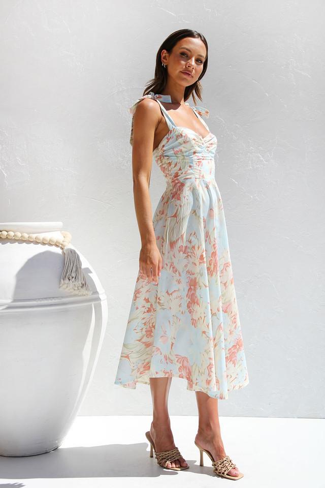 Midikleid Mit Abstraktem Blumenmuster Und Rüschendetail