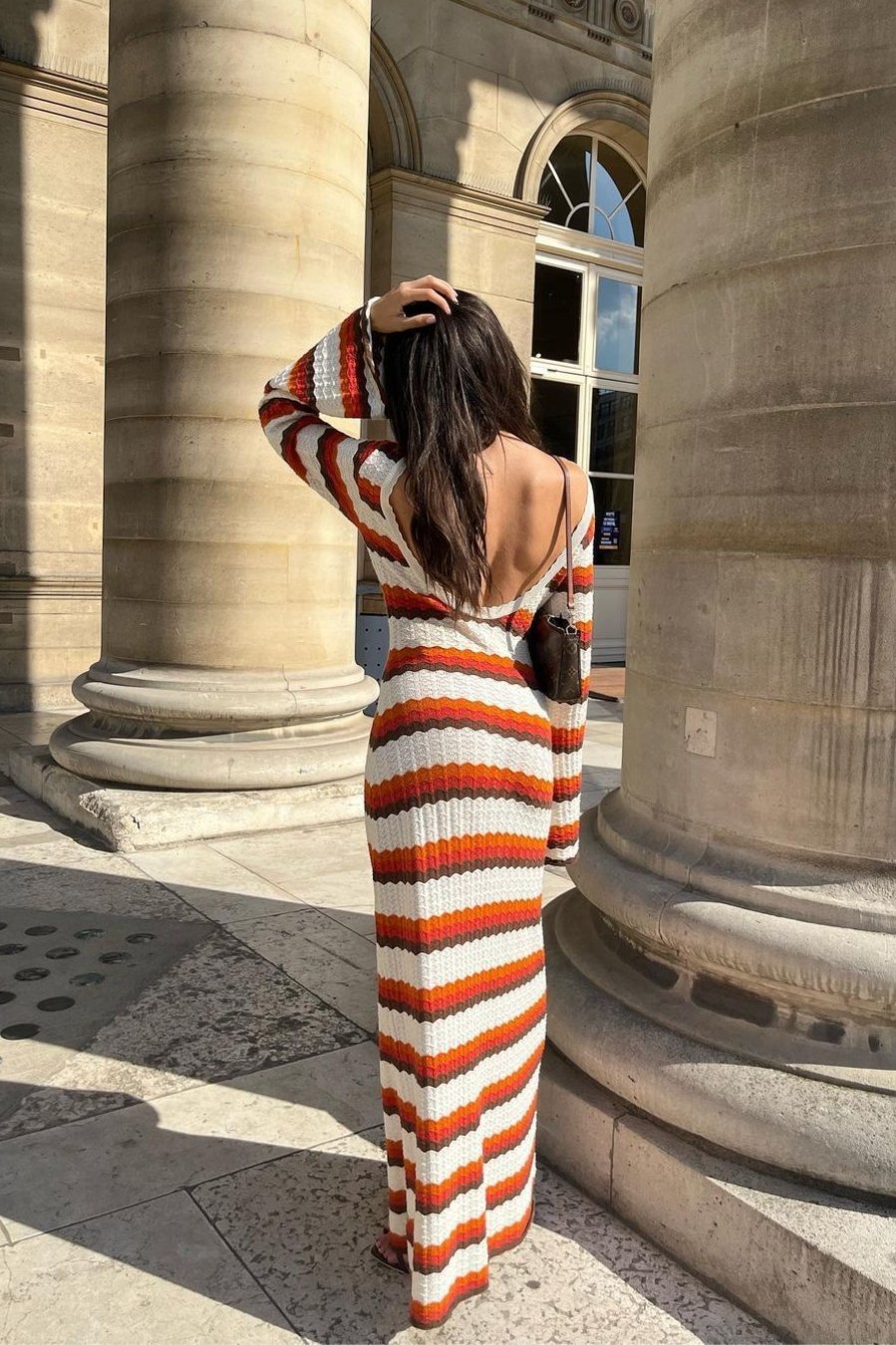 Rückenfreies Maxi-Strickkleid Mit Zickzack-Muster Und Kreuzmuster