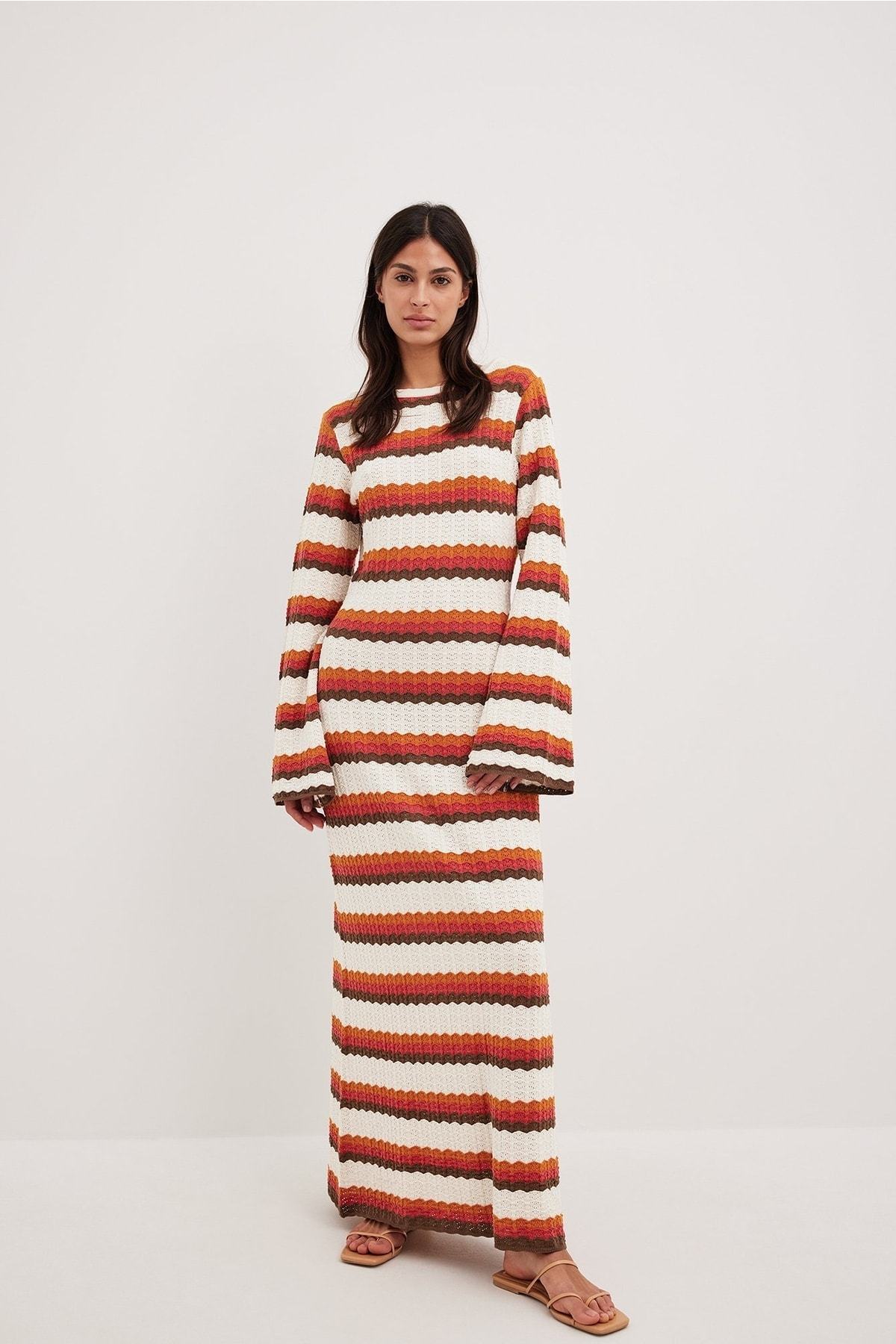 Rückenfreies Maxi-Strickkleid Mit Zickzack-Muster Und Kreuzmuster