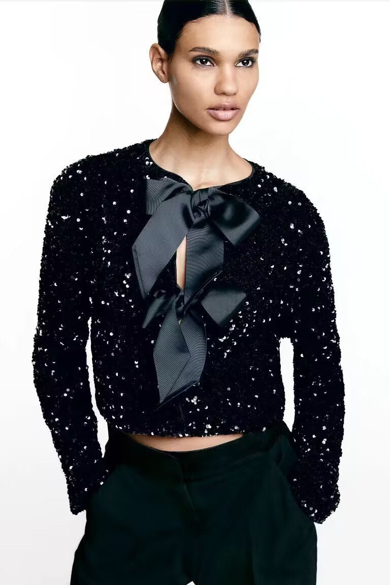 Kurze Jacke Mit Glitzernder Paillettenschleife