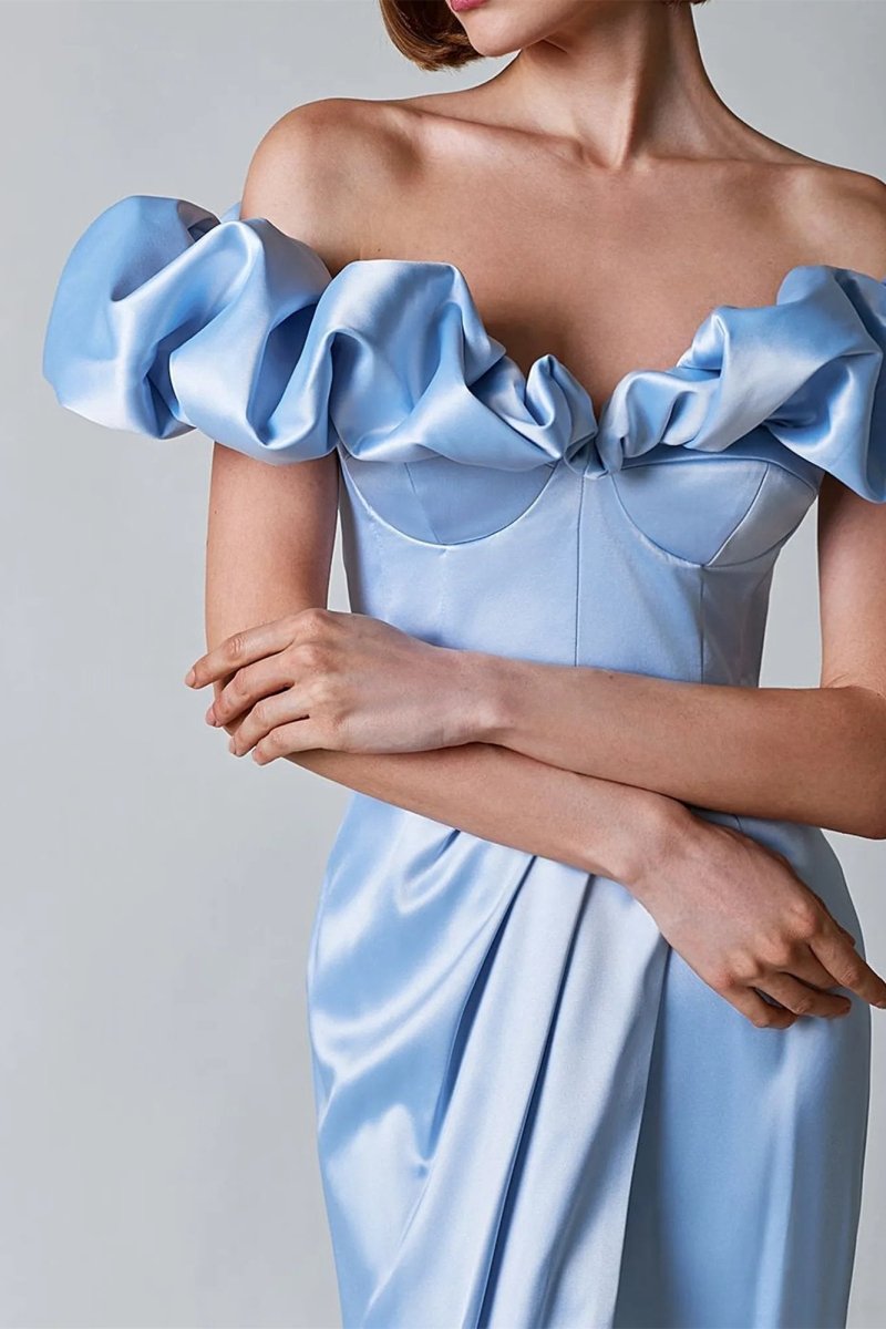 Schulterfreies Maxikleid Mit Schlitz