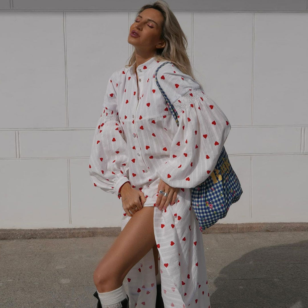 Süßes Gestreiftes Maxi-Hemdkleid Mit Hohem Kragen Und Herzmuster - Rot