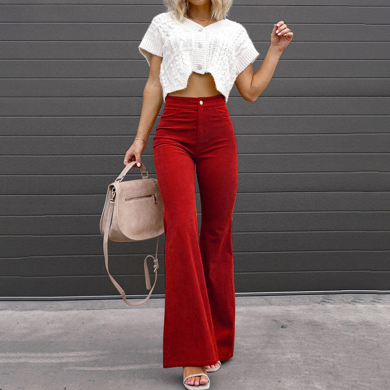 Perfekt Geschnittene Samthose Mit Weitem Bein