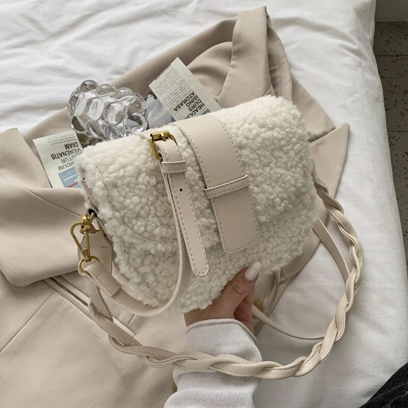 Tasche Mit Plüschfell-Details