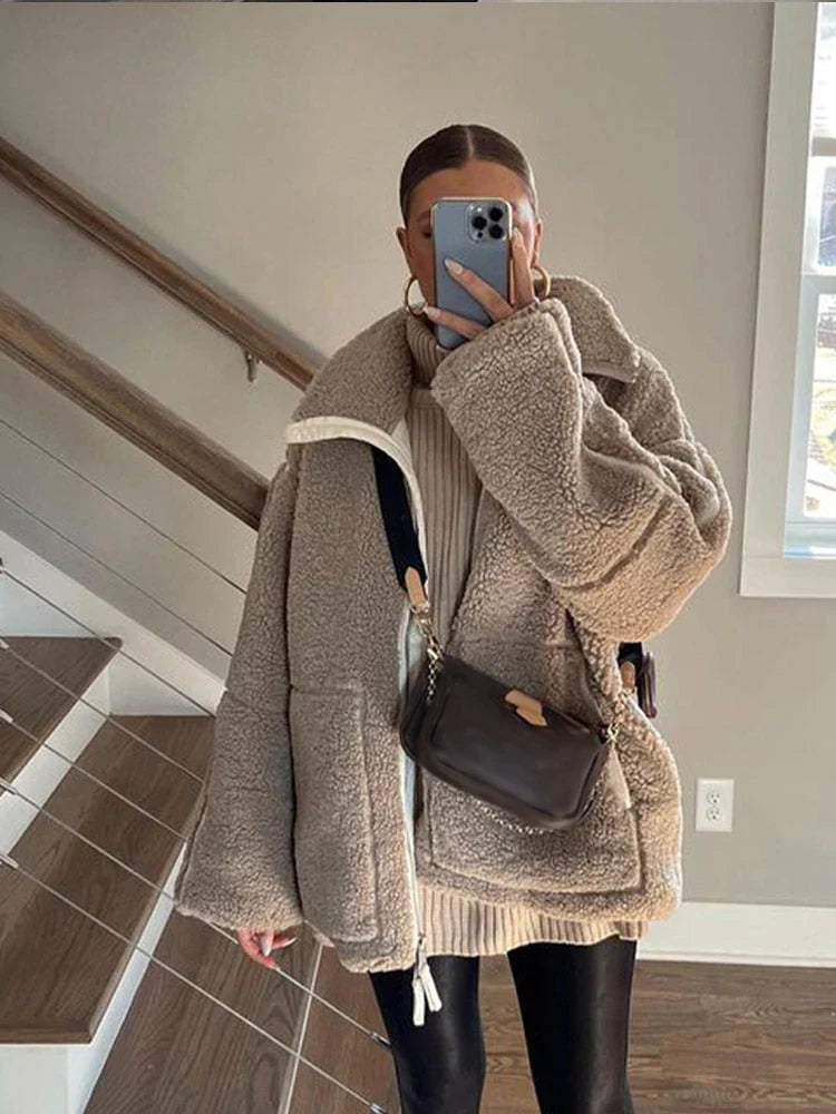 Luxuriöser Woll-Oversize-Mantel Für Damen