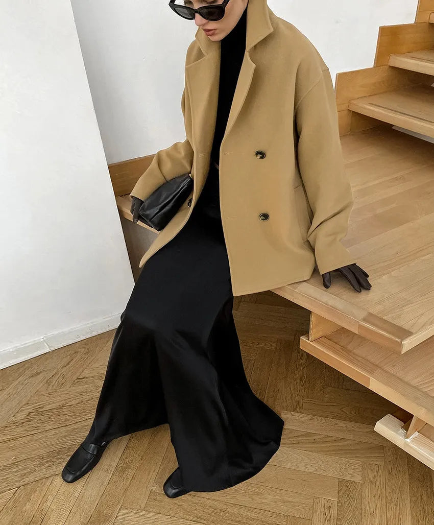 Jacke Mit Klassischem Kragen Und Knopfdetail İm Stilvollen Design