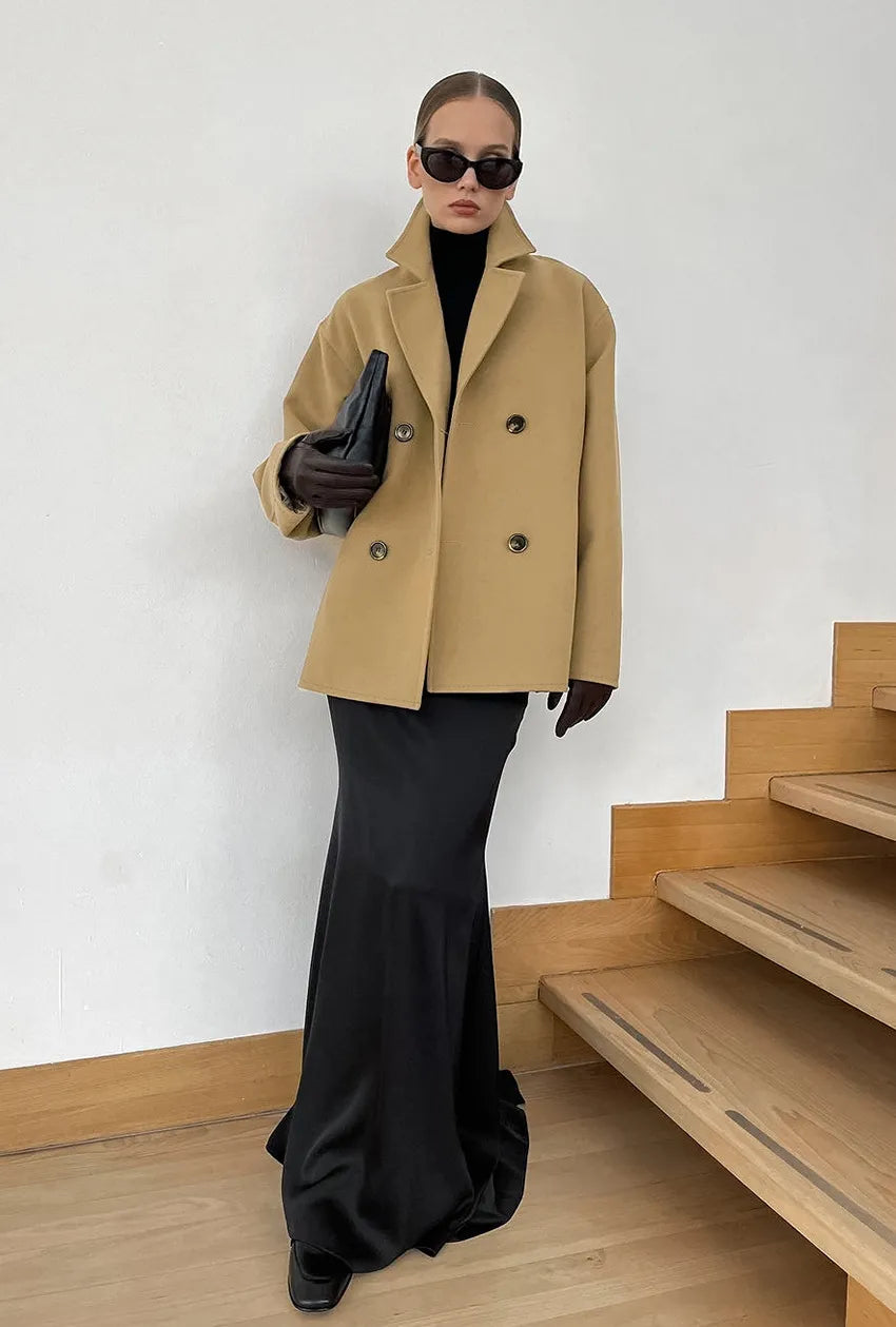 Jacke Mit Klassischem Kragen Und Knopfdetail İm Stilvollen Design