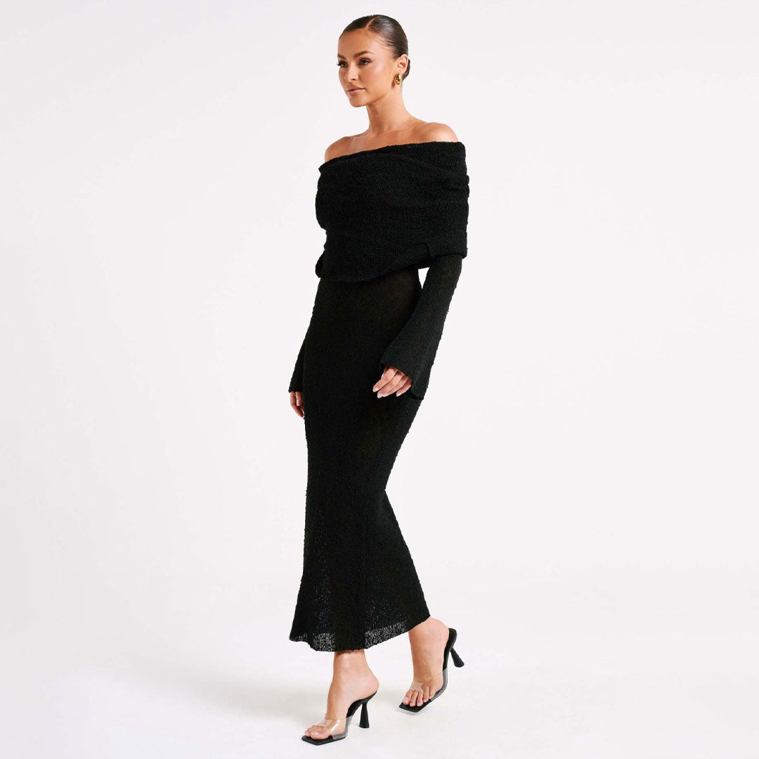 Elegantes, Schulterfreies, Transparentes Maxikleid Mit Langen Ärmeln