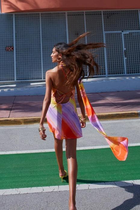 Minikleid Mit Asymmetrischem Rock
