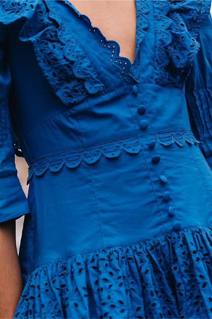 Minikleid Mit Tiefem V-Ausschnitt Und Spitzenstickerei