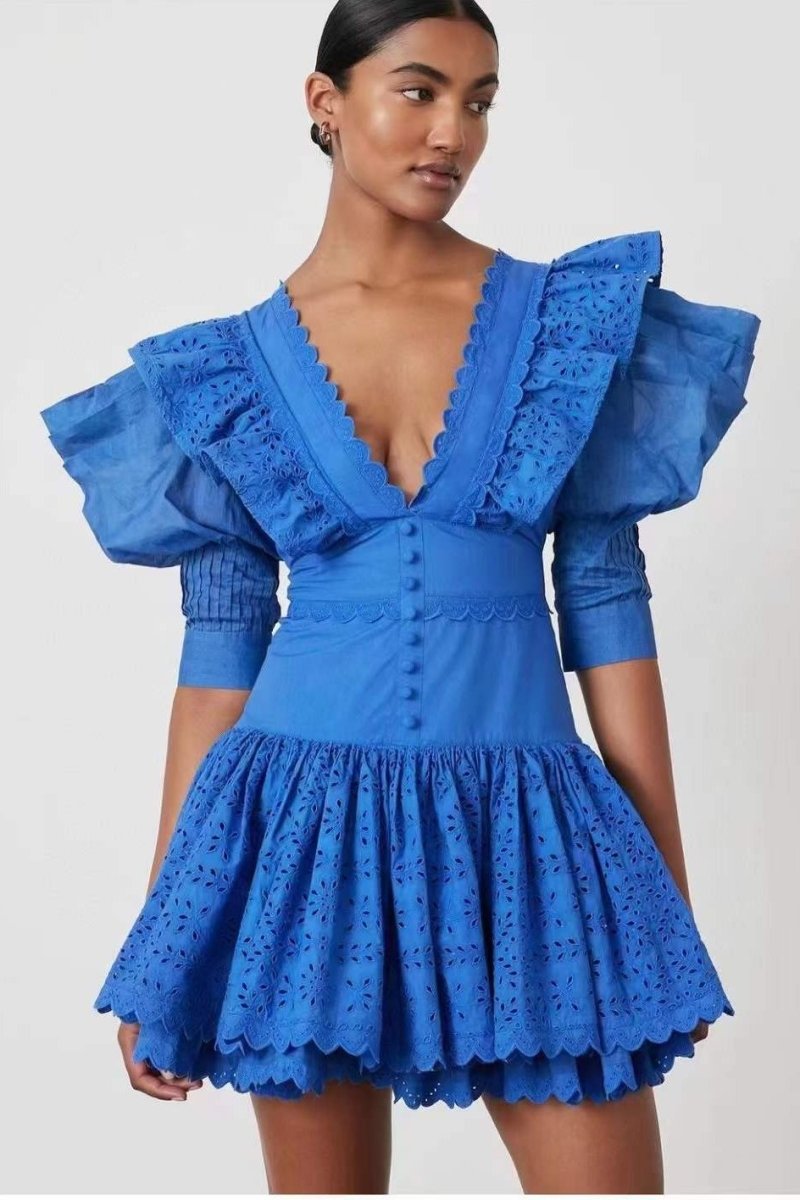 Minikleid Mit Tiefem V-Ausschnitt Und Spitzenstickerei