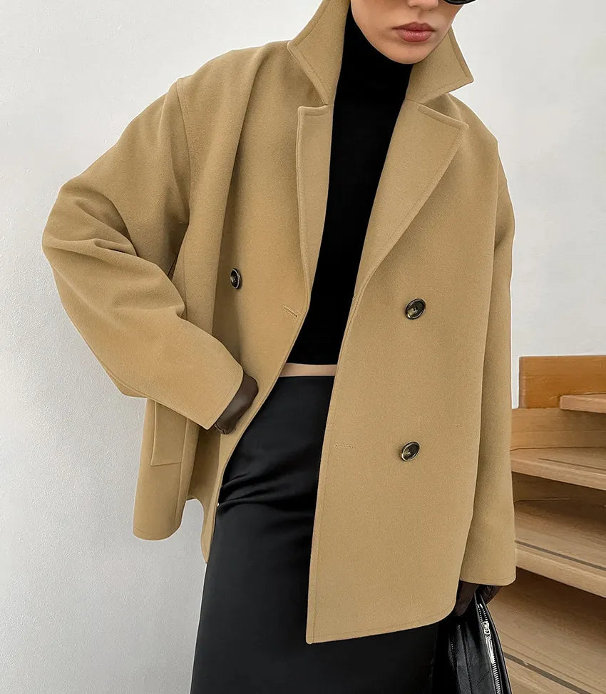 Jacke Mit Klassischem Kragen Und Knopfdetail İm Stilvollen Design