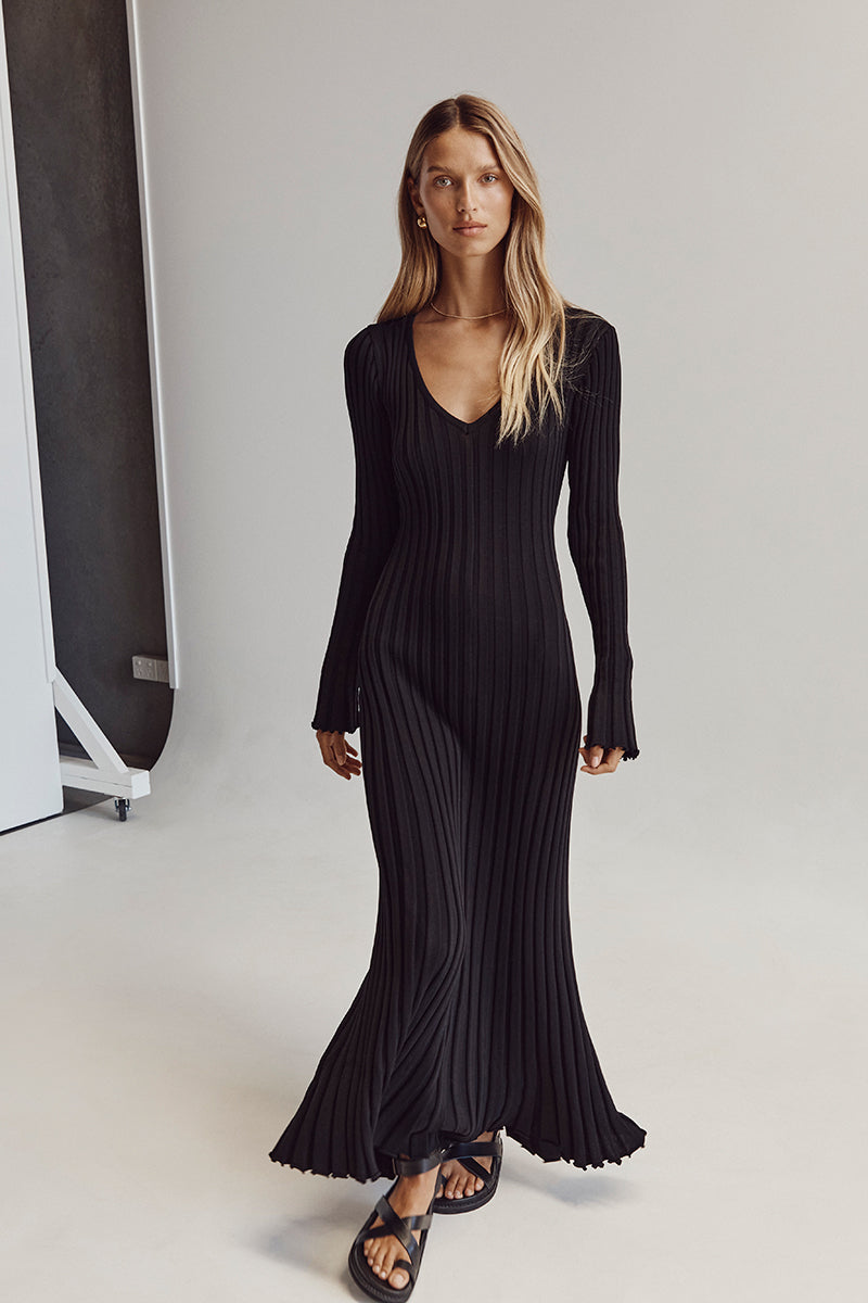 Elegantes Langarm-Midikleid Mit V-Ausschnitt