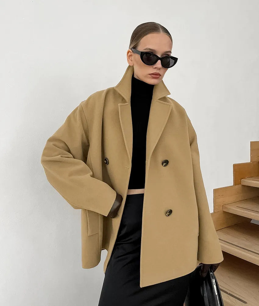 Jacke Mit Klassischem Kragen Und Knopfdetail İm Stilvollen Design