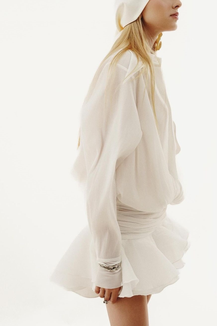 Minikleid Mit V-Ausschnitt Und Rüschendetail
