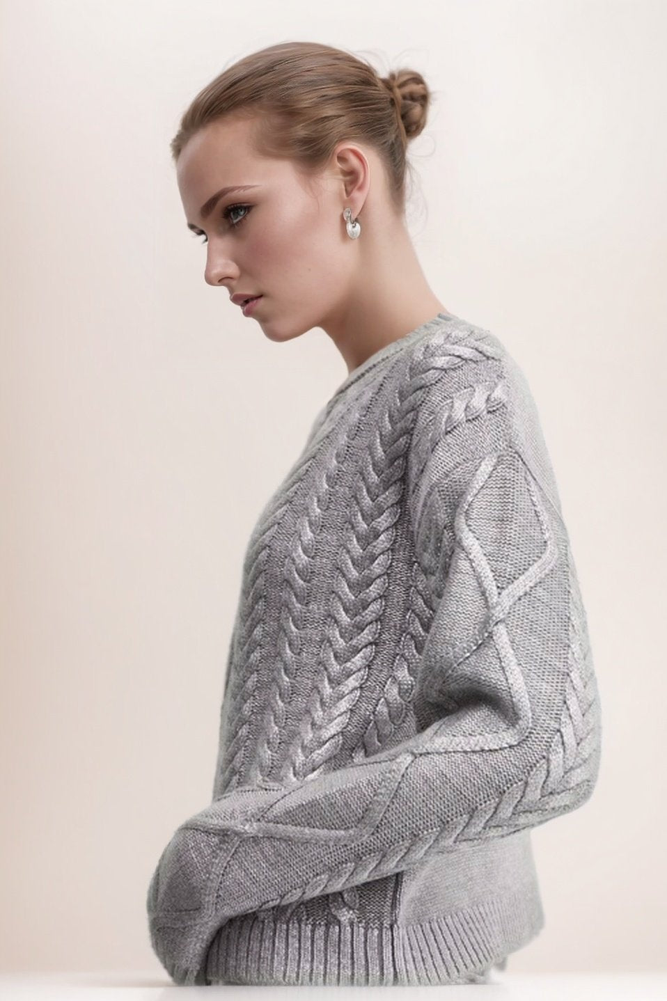 Zopfmusterpullover Mit Metallicfolienstruktur