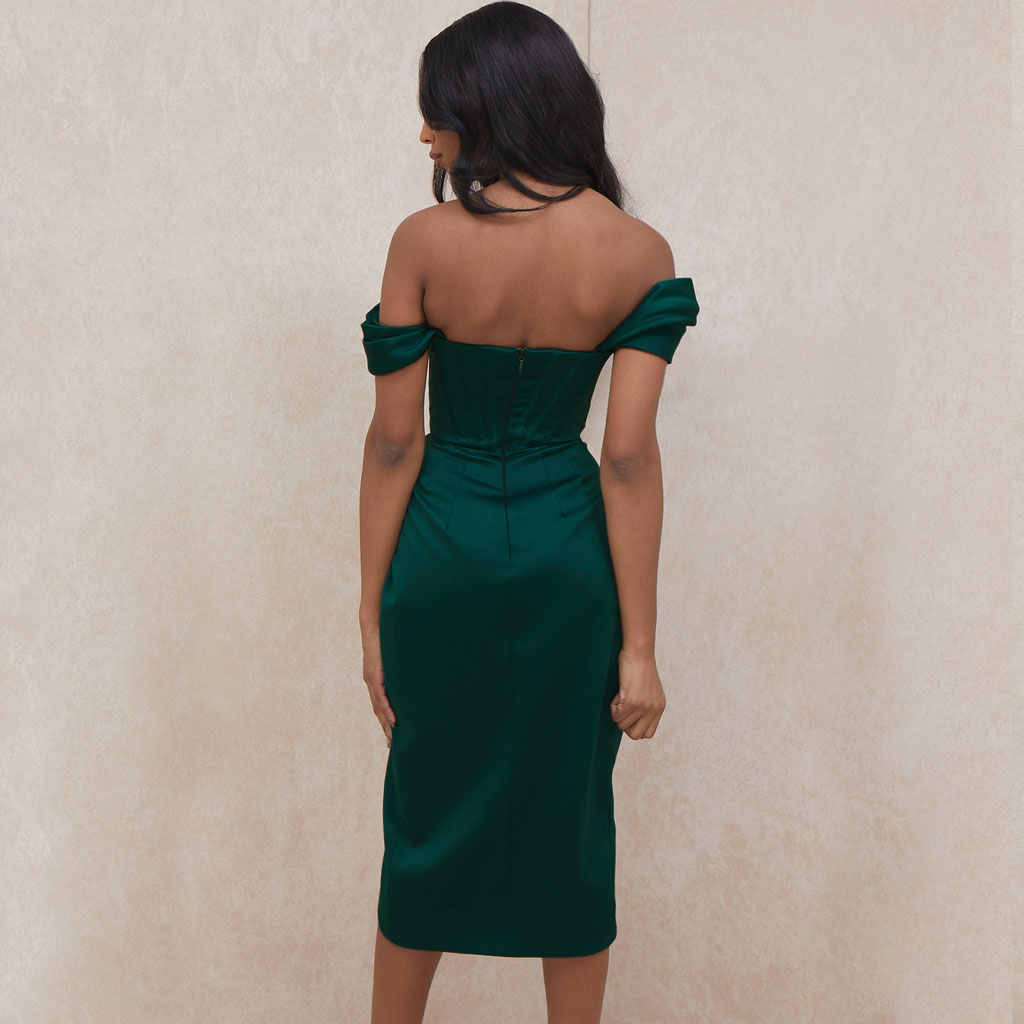 Smaragdgrünes, Glänzendes, Trägerloses, Drapiertes Midi-Cocktailkleid Aus Satin