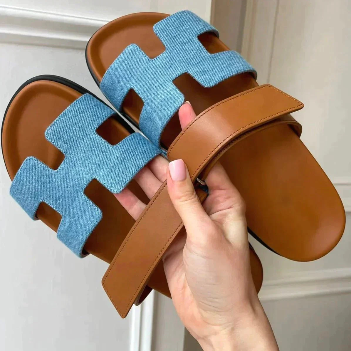 Bequeme Sommer-Hausschuhe İm Römerstil Mit H-Form Und Klettverschluss