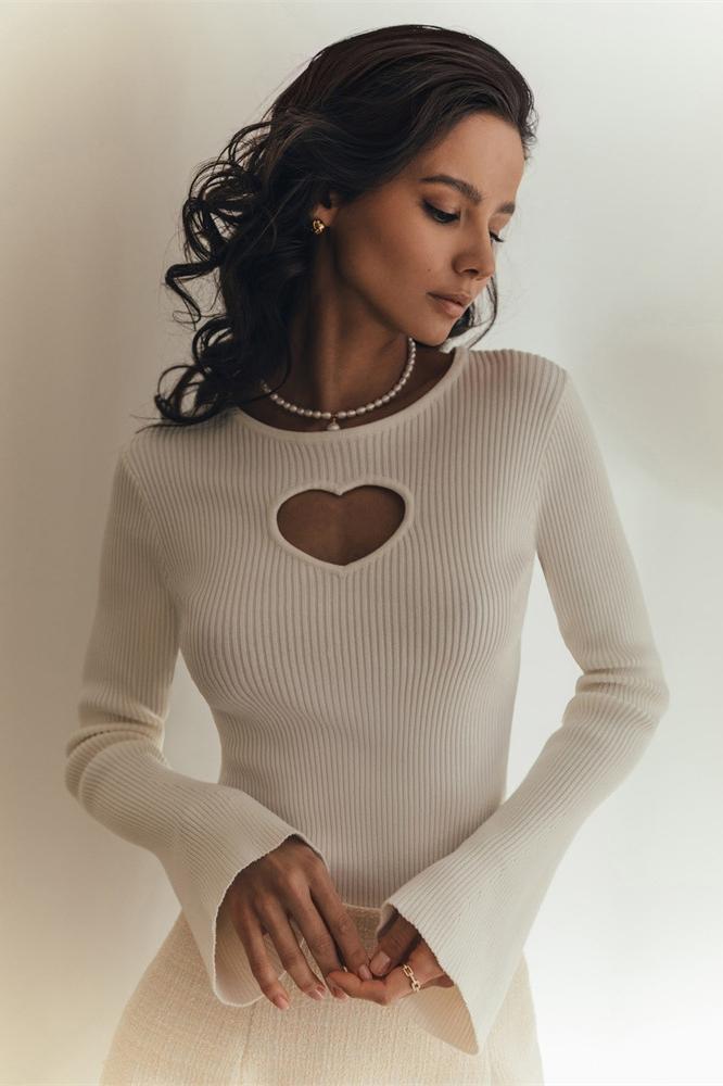 Auffälliges Stricktop Mit Herzausschnitt Und Detail