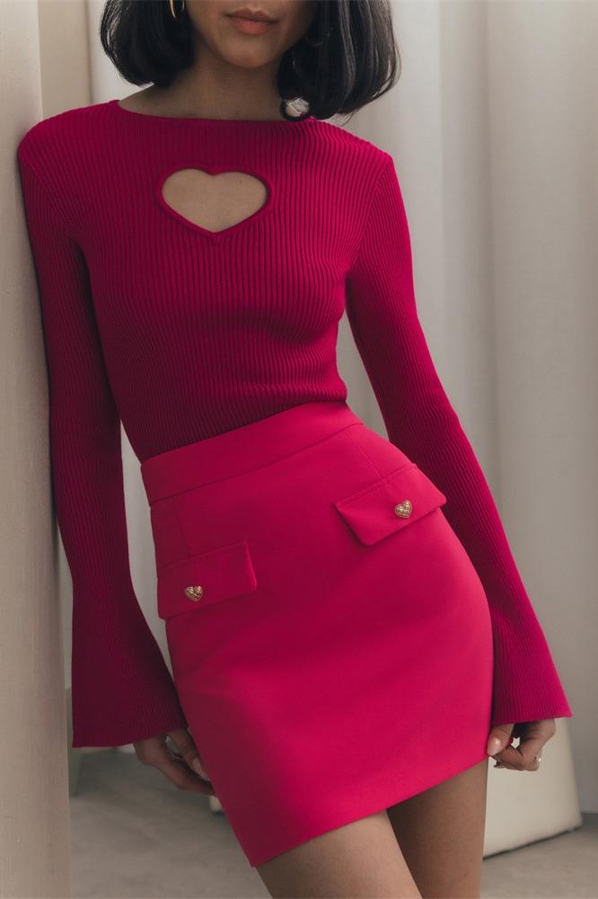 Auffälliges Stricktop Mit Herzausschnitt Und Detail