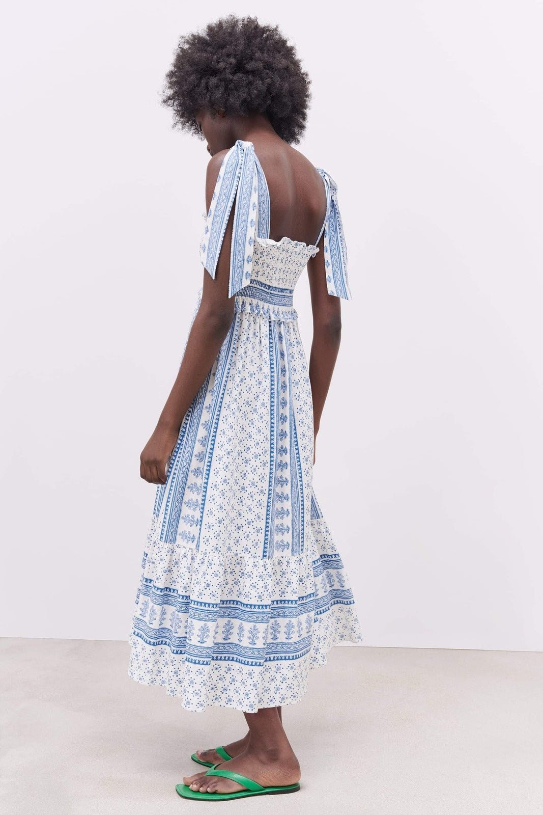 Gestreiftes Midikleid Mit Botanischem Blumenmuster