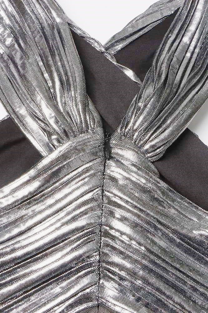 Metallic-Maxikleid Mit Überkreuztem Neckholder