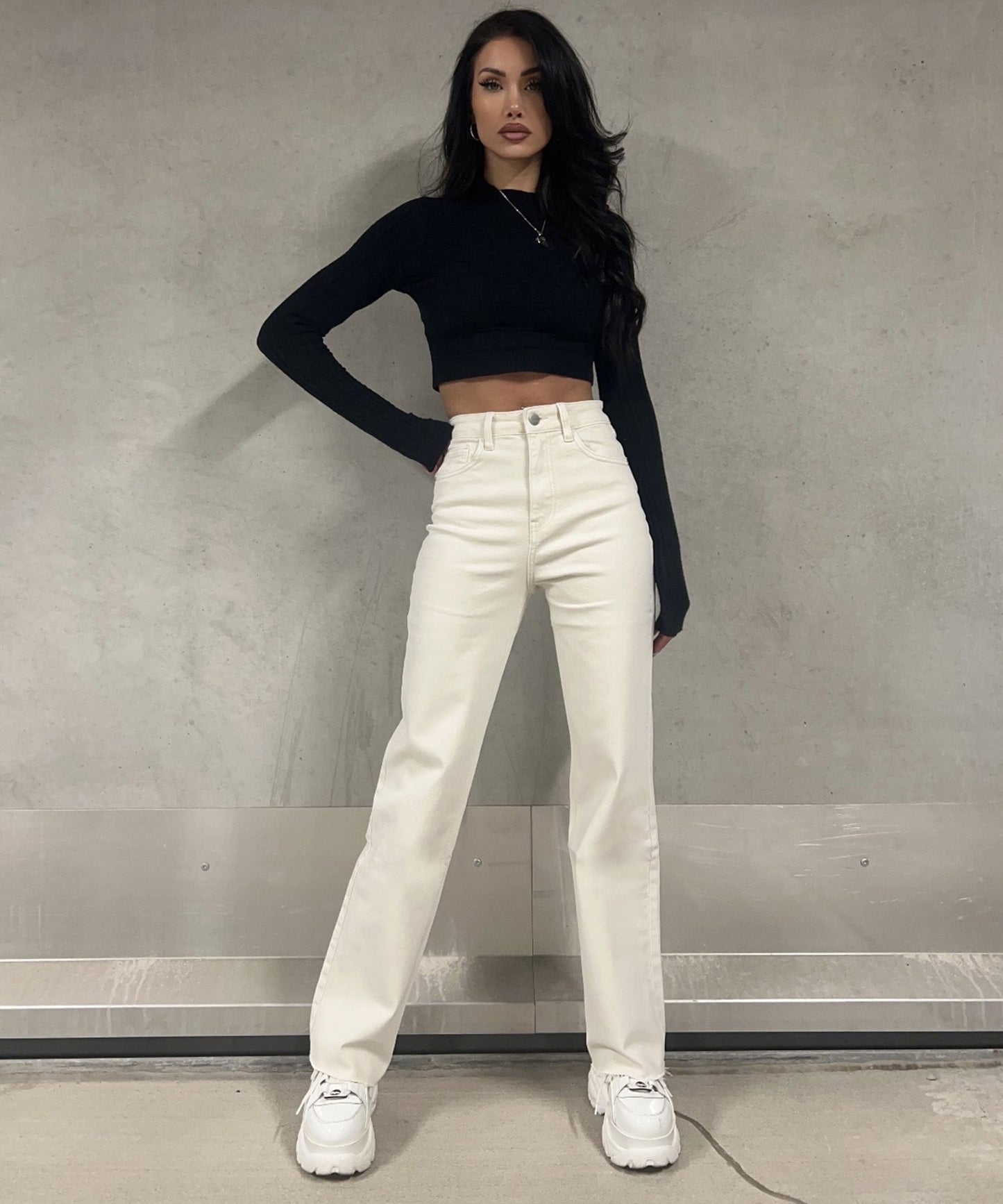 Jeans Mit Weitem Bein