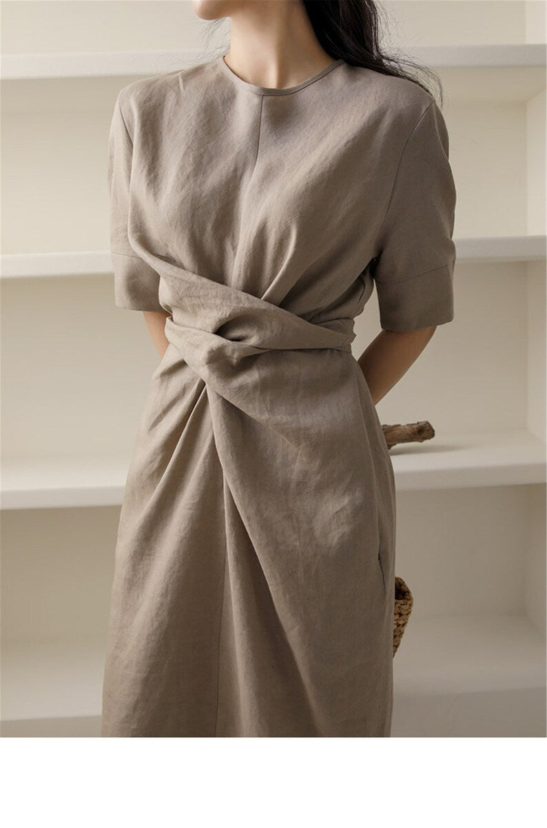 Khakifarbenes Leinenkleid