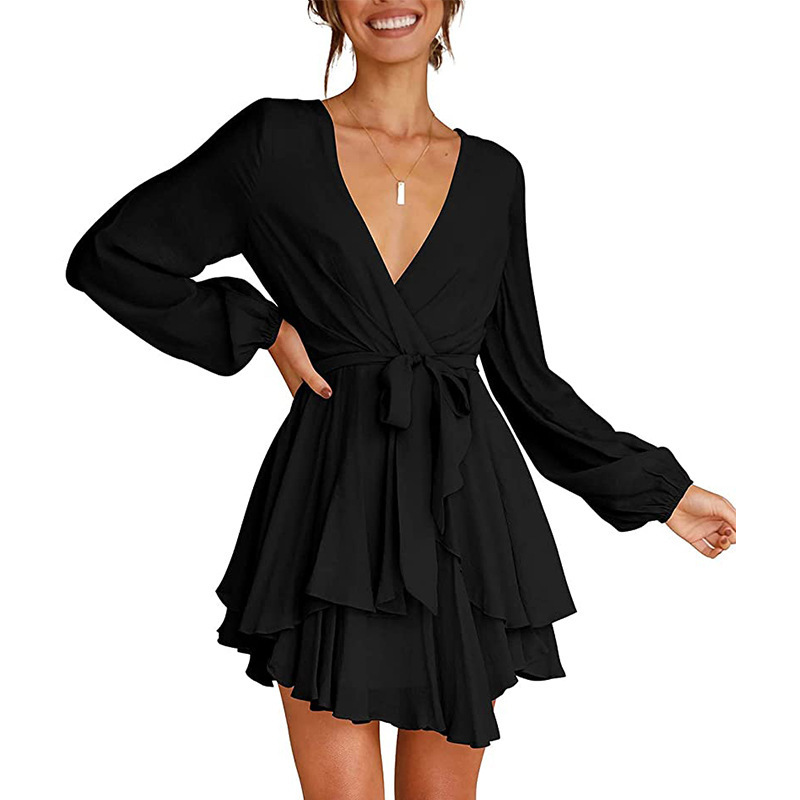 Minikleid Mit V-Ausschnitt Und Stilvollem Design
