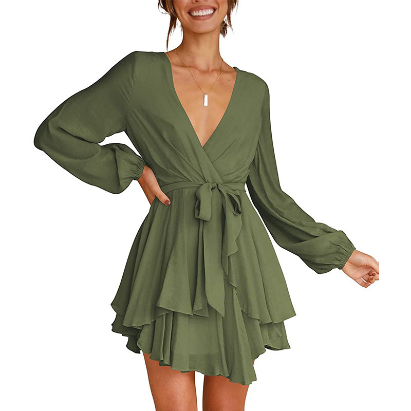 Minikleid Mit V-Ausschnitt Und Stilvollem Design