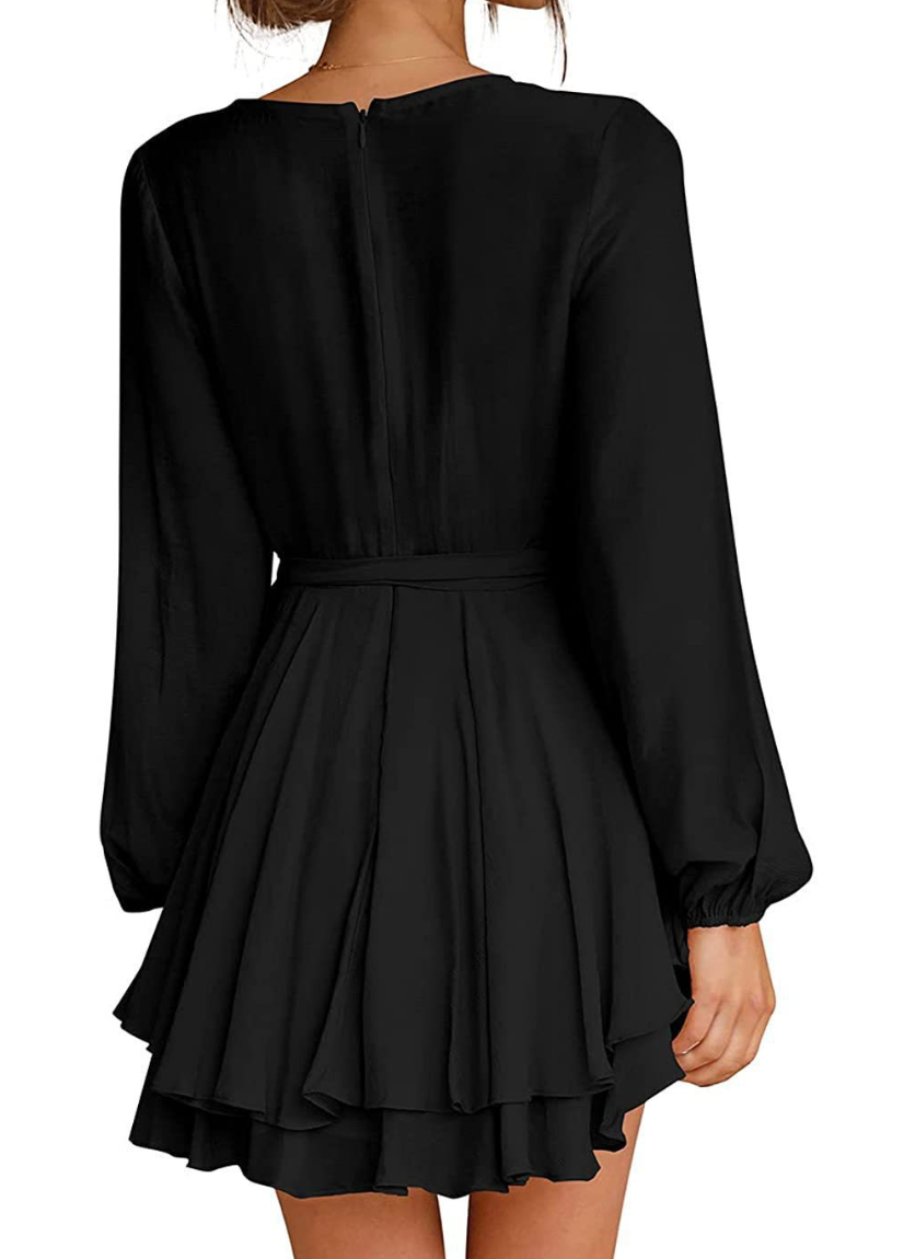 Minikleid Mit V-Ausschnitt Und Stilvollem Design