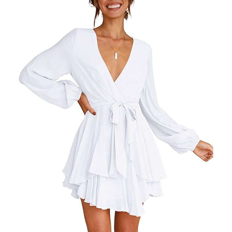 Minikleid Mit V-Ausschnitt Und Stilvollem Design