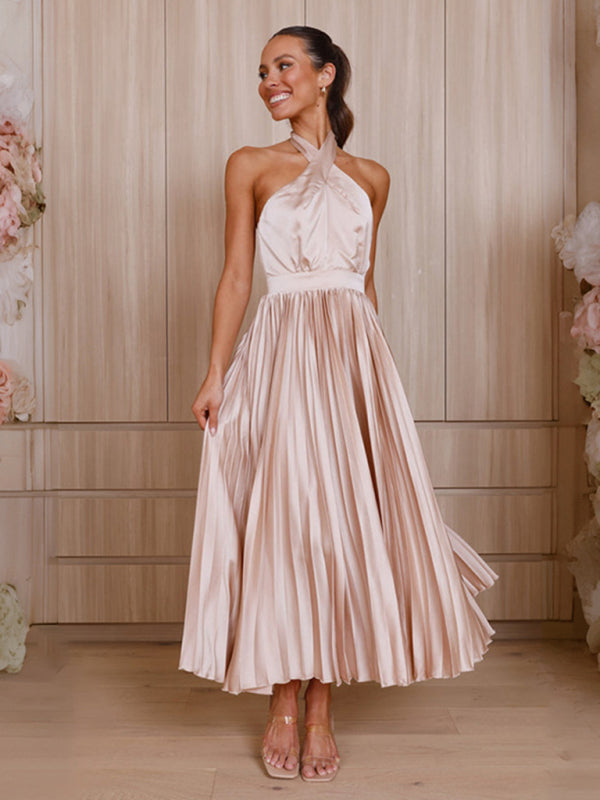 Elegantes Besticktes Neckholder-Midikleid