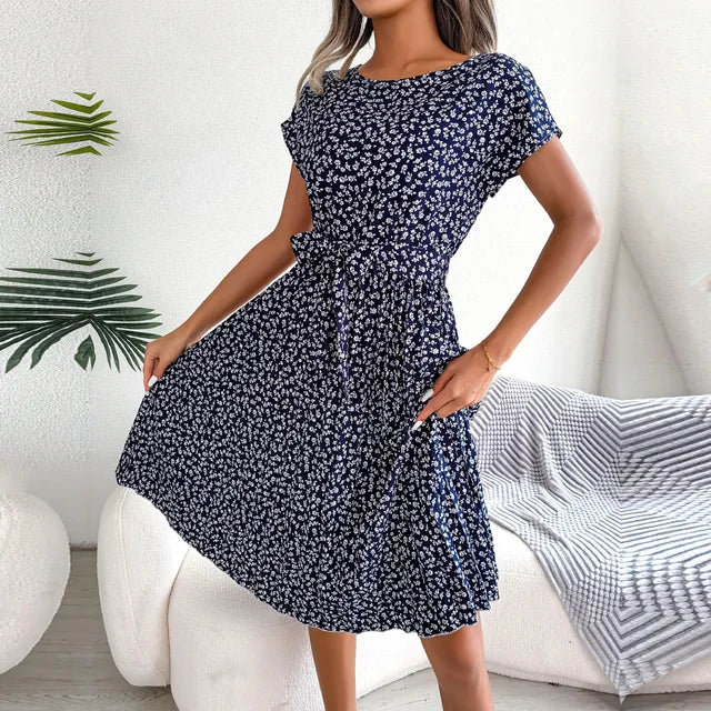 Kurzärmliges Midikleid Mit Rundhalsausschnitt