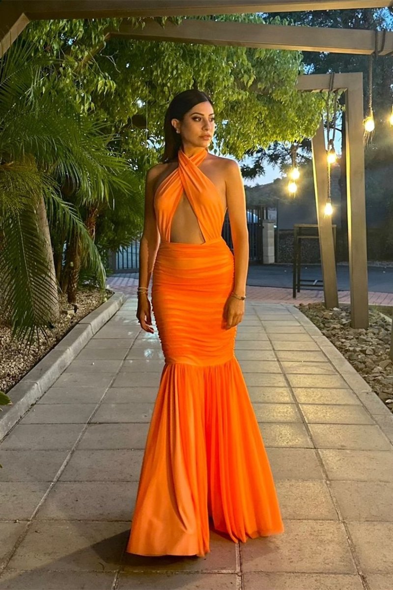 Maxikleid Mit Überkreuztem Neckholder