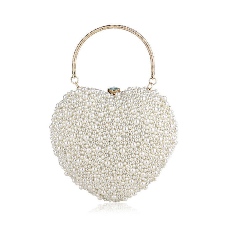 Beige Herzförmige Tasche Mit Luxuriösen Kunstperlen Und Kristalldetails