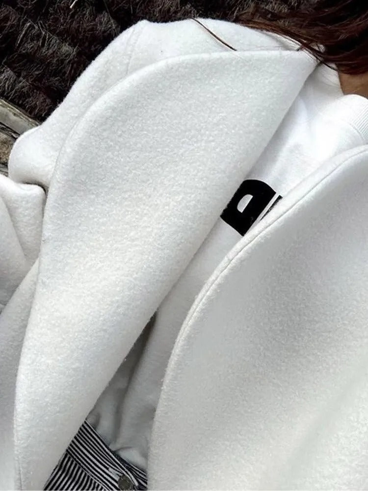 Herbst-Chic: Langarmjacke Mit V-Ausschnitt