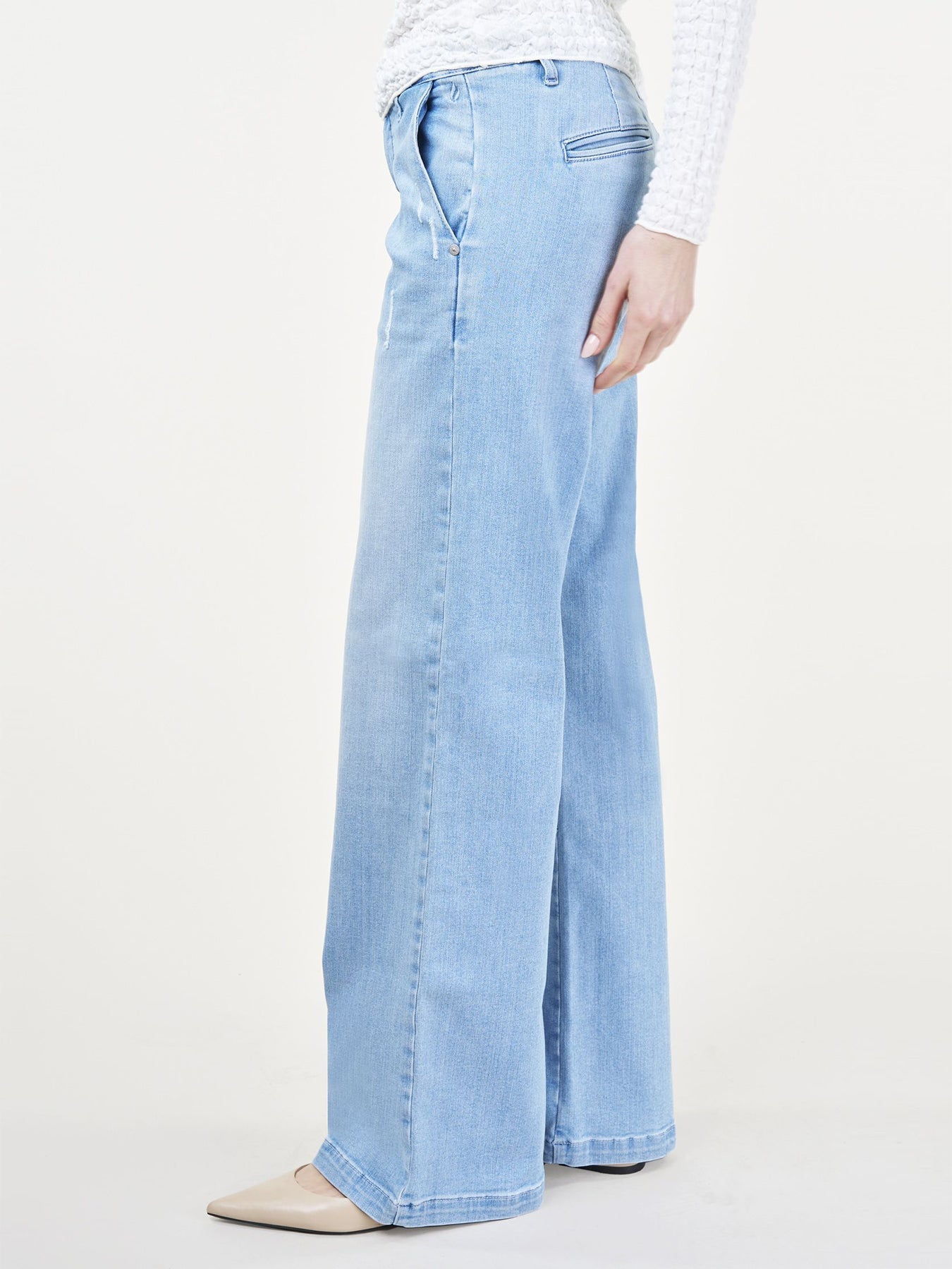 Jeans Mit Weitem Bein Und Stylischem Design