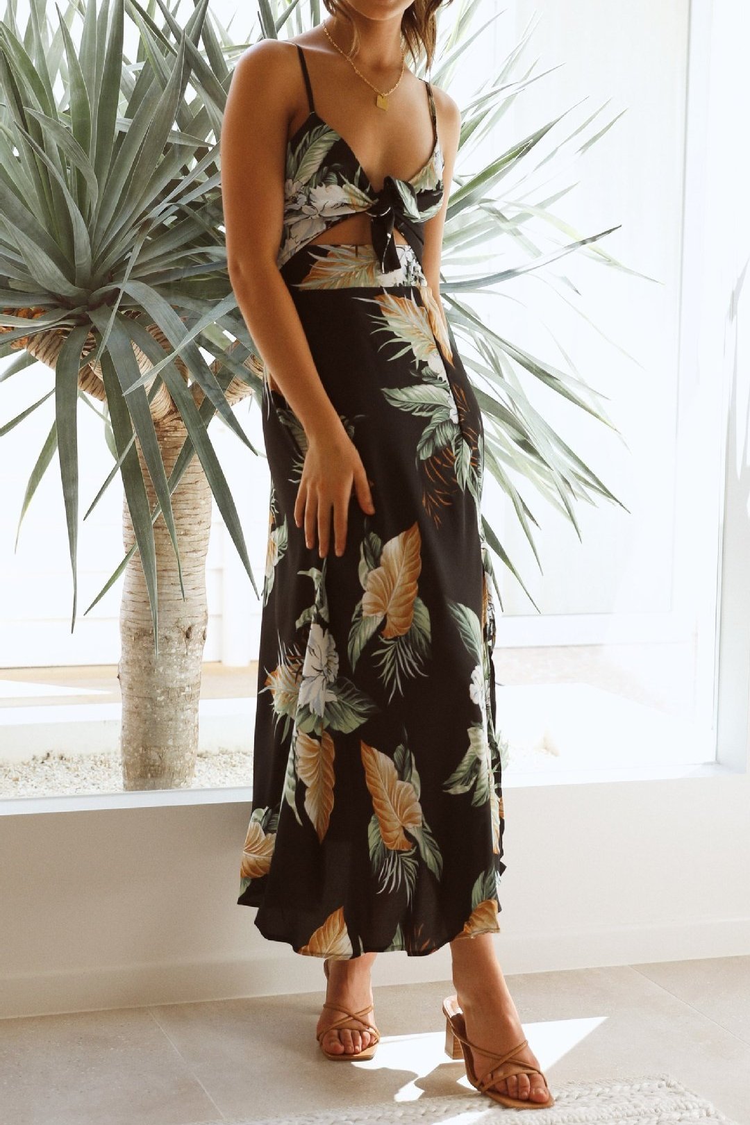 Bedrucktes Maxi-Trägerkleid Mit Knoten