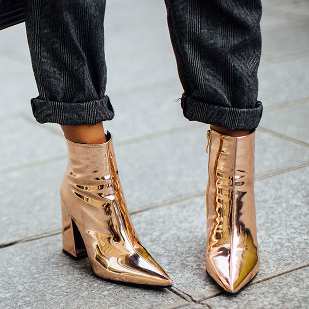 Stiefeletten Mit Seitlicher, Dicker Ferse Und Goldener Metallic-Spitze – Reißverschluss