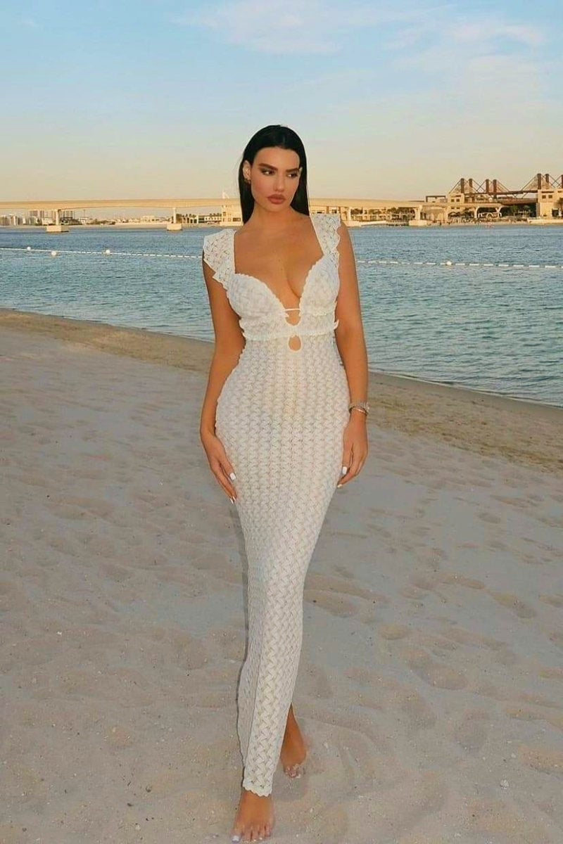 Maxikleid Aus Strick Mit Rüschen Und Cut-Outs