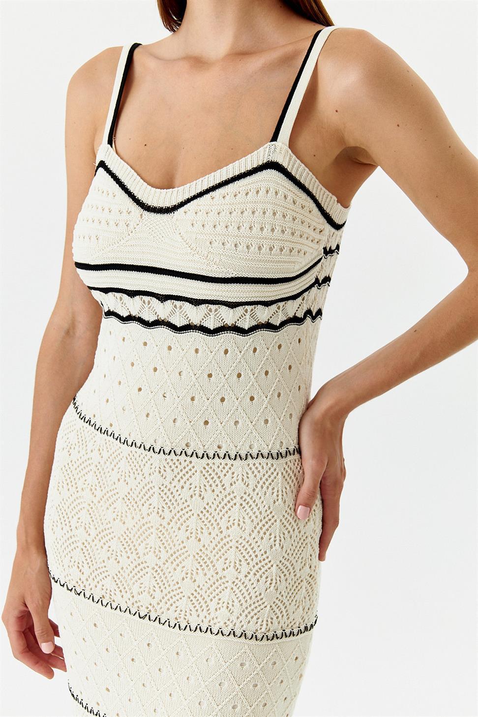 Maxi-Unterkleid Aus Häkelstoff Mit Kontrastmuster