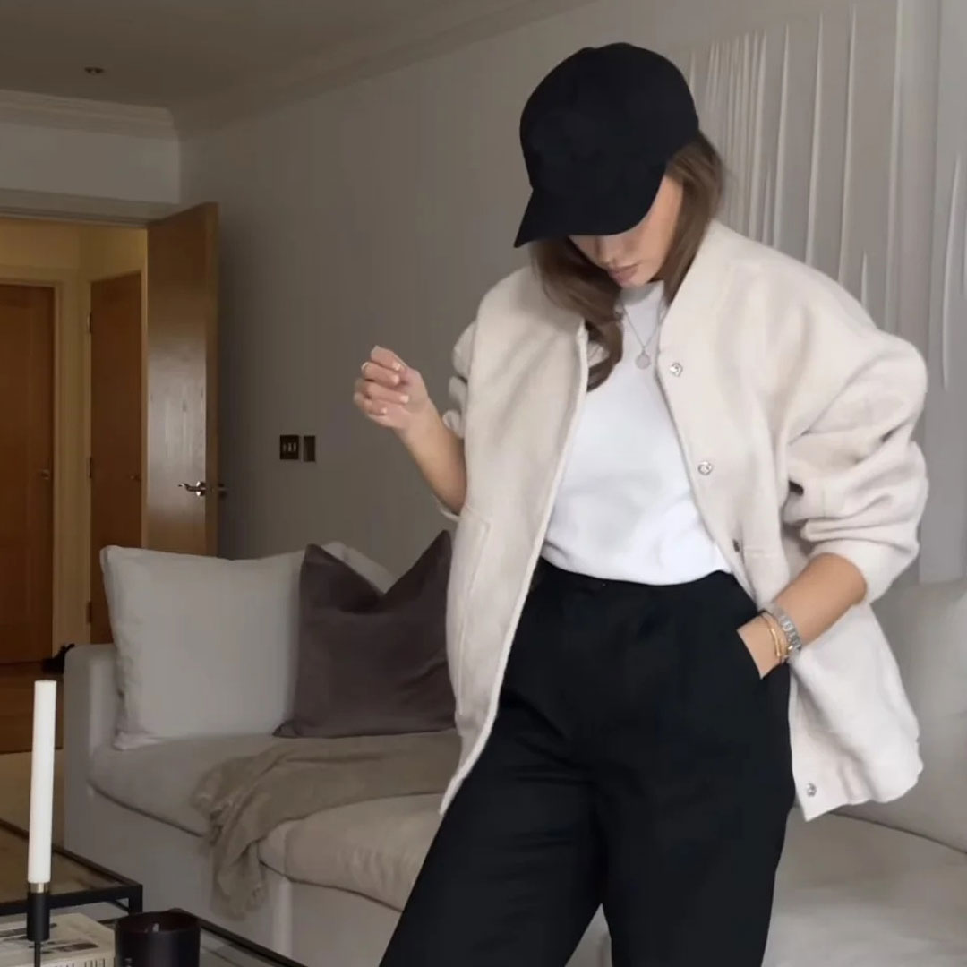 Langärmlige, Strukturierte Oversize-Bomberjacke Mit Cargotasche Und Button-Down-Kragen
